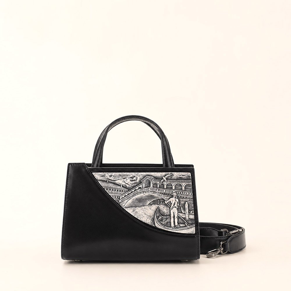 SMALL BLACK
